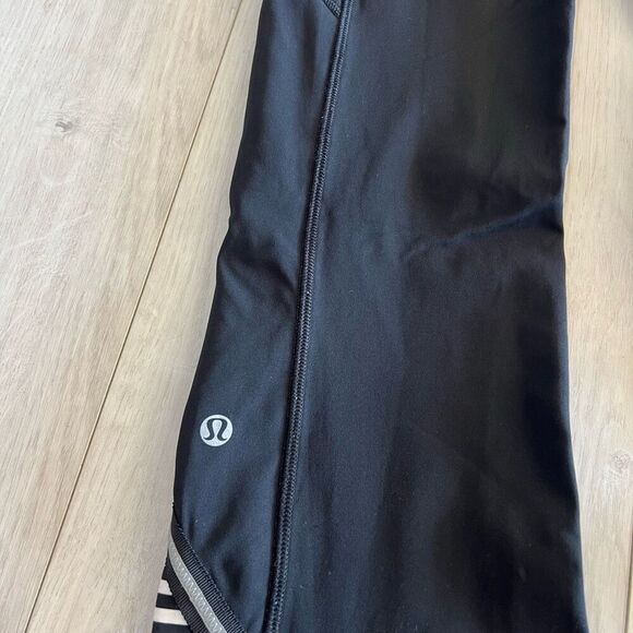 Lululemon Run: Ice Queen Pant Black White Stripes Flare Leg Size 2 - Picture 8 of 10